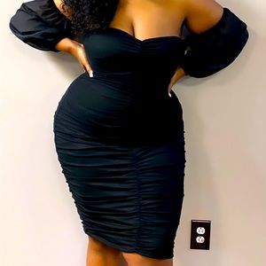 Fitted, Sweetheart, off-shoulder MIDI